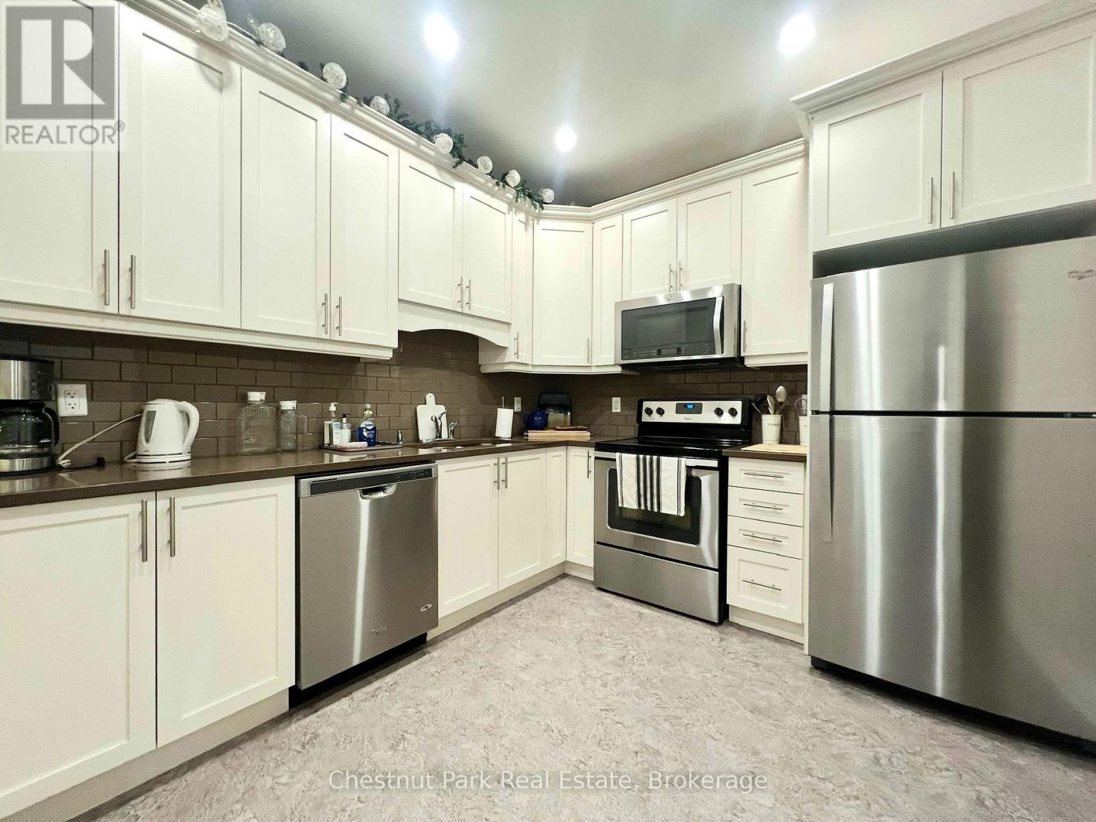 #28 8 WILLIAM JAMES COURT - Image 43