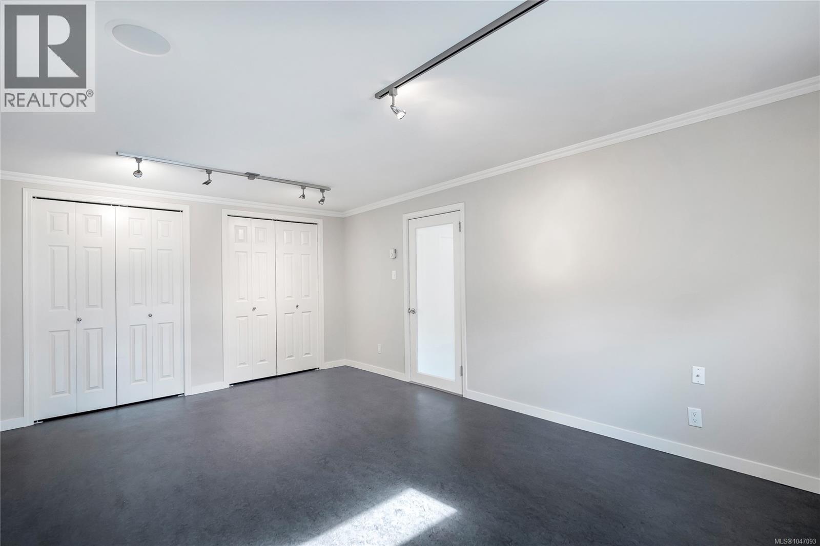 931 Lakeview Ave - Image 13