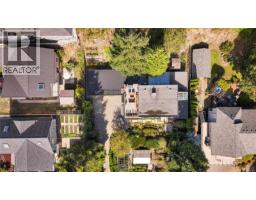 931 Lakeview Ave, Saanich, BC V8X3H7 Photo 30