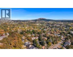 931 Lakeview Ave, Saanich, BC V8X3H7 Photo 37