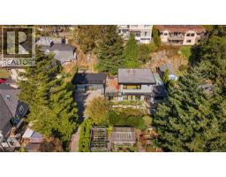 931 Lakeview Ave, Saanich, BC V8X3H7 Photo 38