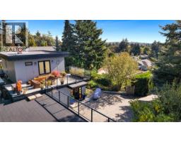 931 Lakeview Ave, Saanich, BC V8X3H7 Photo 40