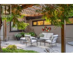 931 Lakeview Ave, Saanich, BC V8X3H7 Photo 29
