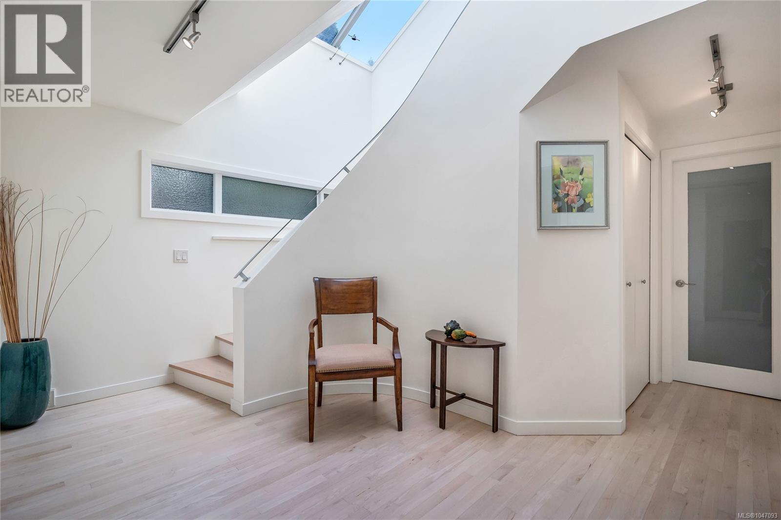 931 Lakeview Ave - 56