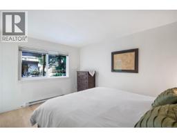 931 Lakeview Ave, Saanich, BC V8X3H7 Photo 49