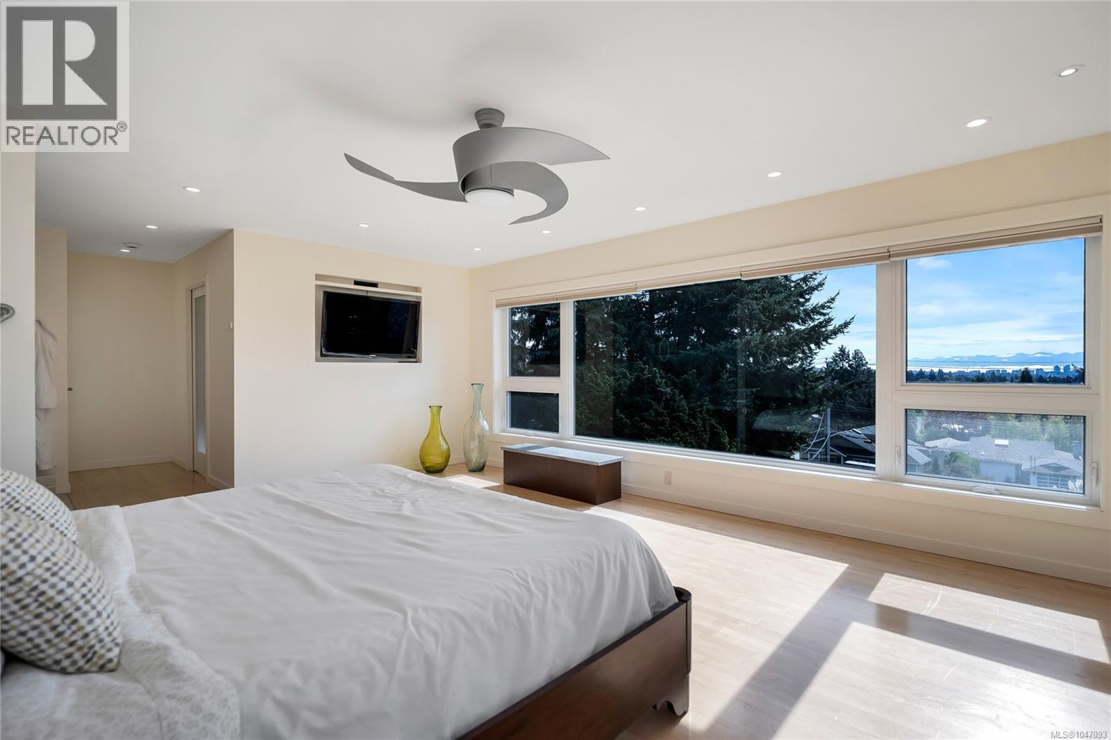 931 Lakeview Ave - 66