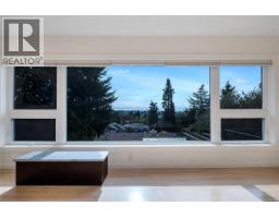 931 Lakeview Ave, Saanich, BC V8X3H7 Photo 64