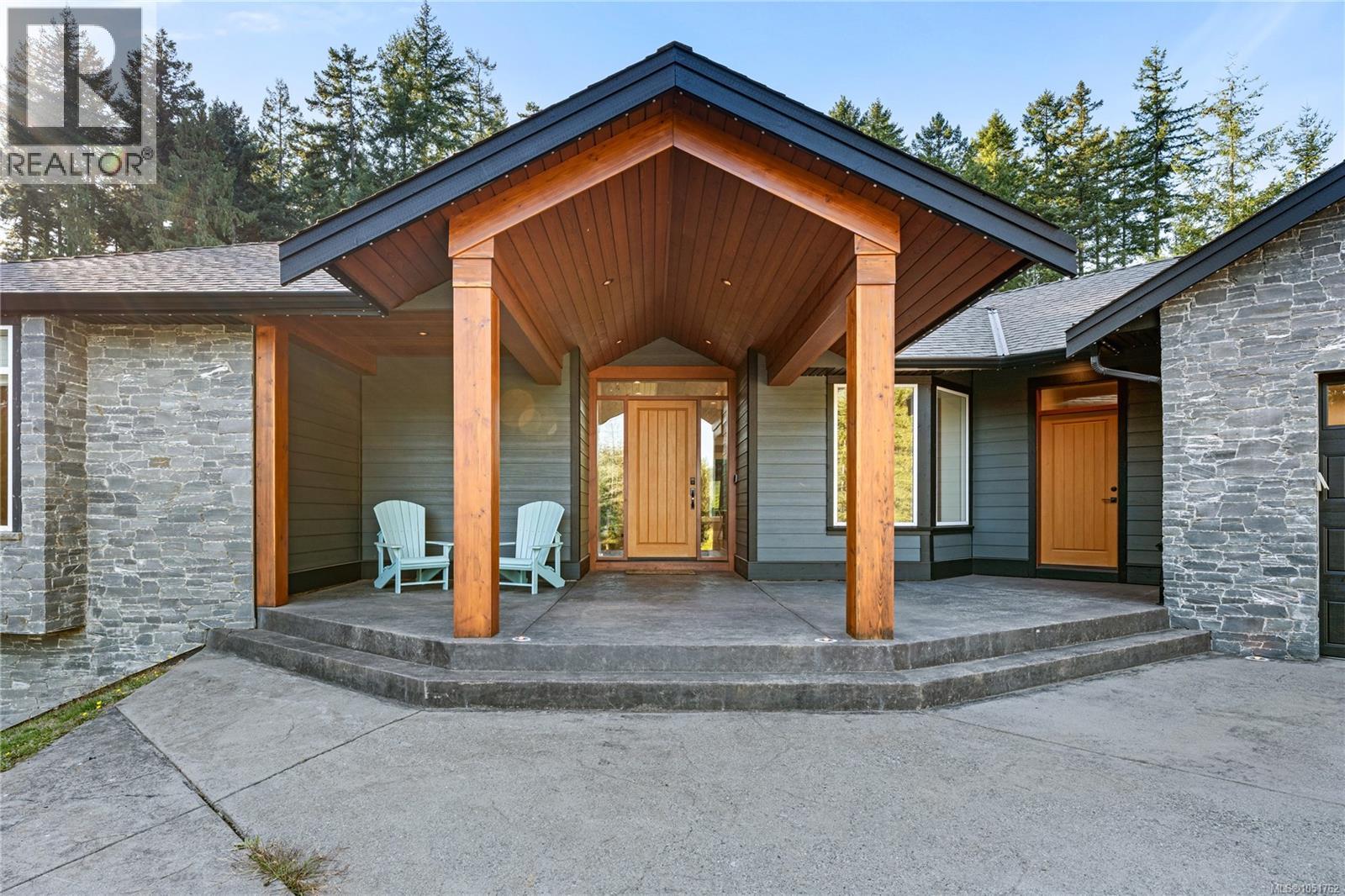 3349 Creekside Pl, Nanaimo