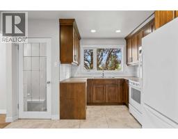 48 Selkirk Drive SW - photo 12