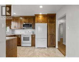 48 Selkirk Drive SW - photo 14
