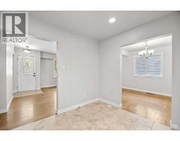 48 Selkirk Drive SW - photo 15
