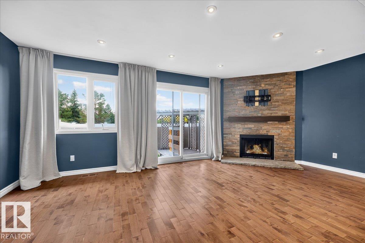 #9 3115 119 ST NW - 16
