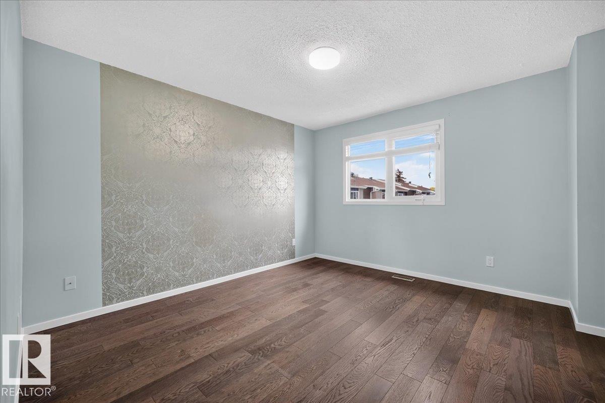 #9 3115 119 ST NW - 35