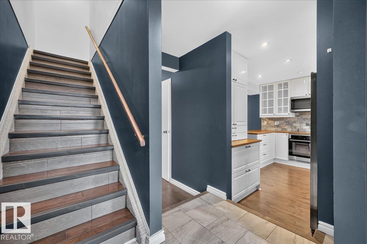 #9 3115 119 ST NW - 9