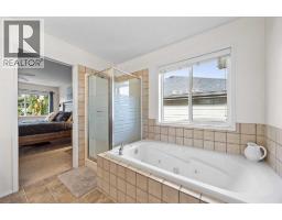 7 Springbank Mews Sw, Calgary, AB T3H4V5 Photo 22