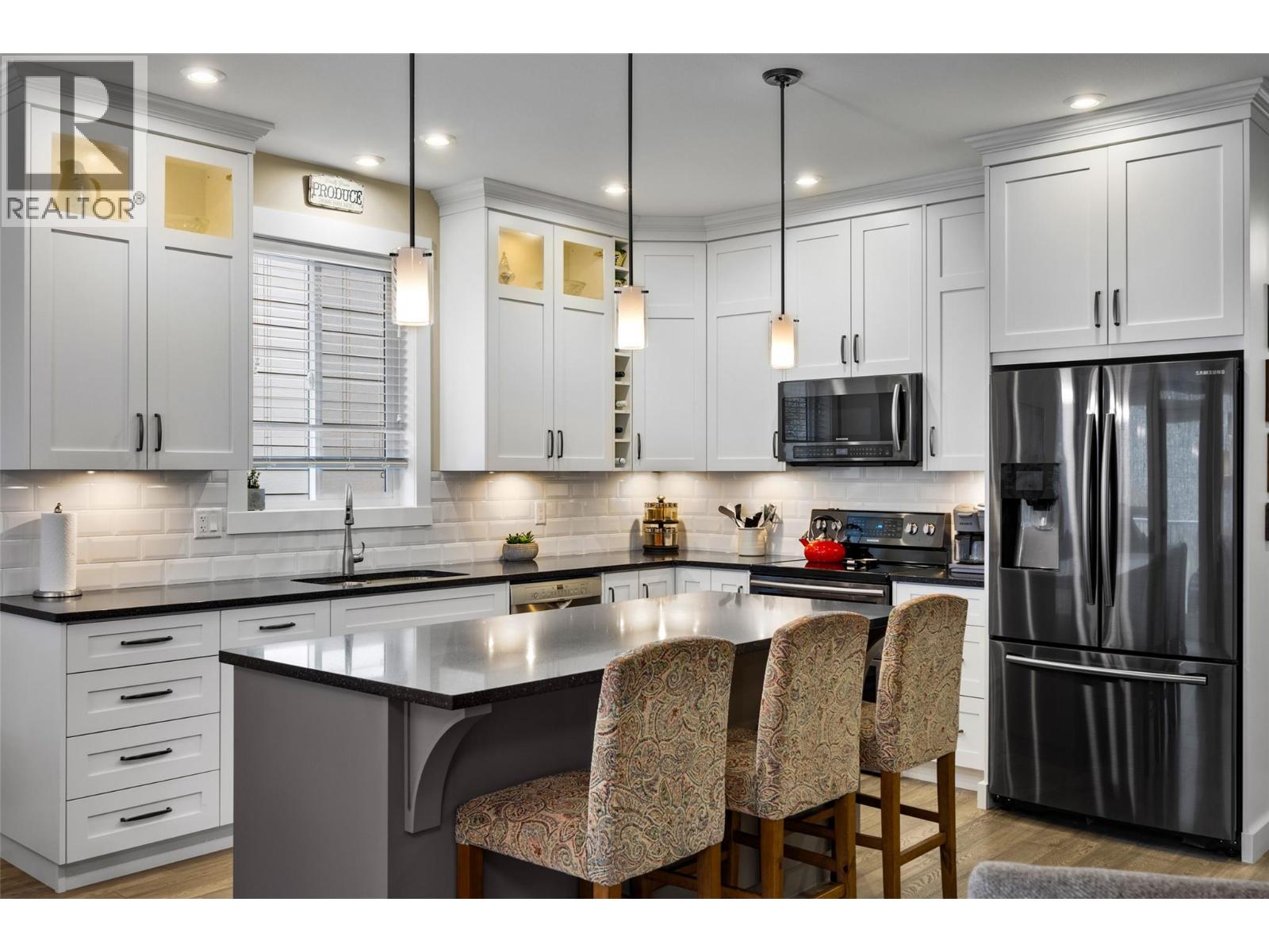 1538 EMERALD Drive - 4