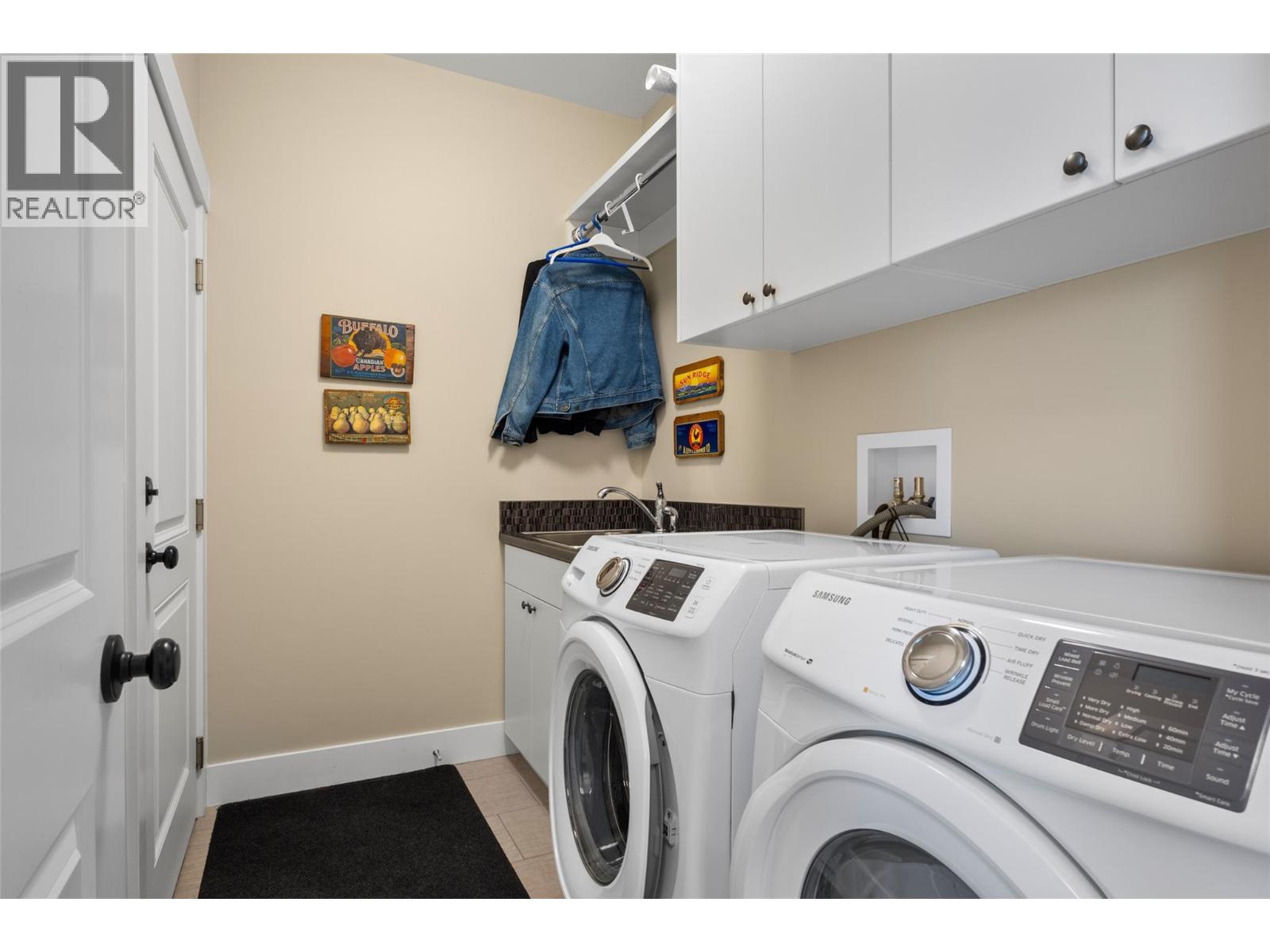 1538 EMERALD Drive - 24