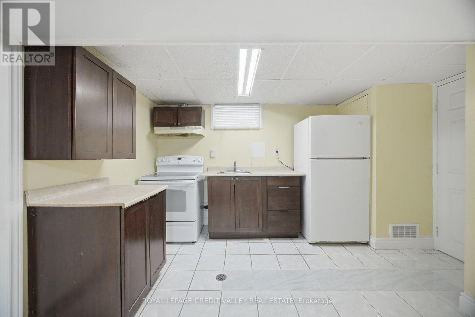 58 GLENFOREST ROAD - Image 31