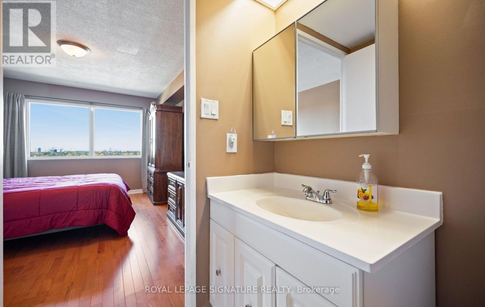 #1406 1580 MISSISSAUGA VALLEY BOULEVARD - 32