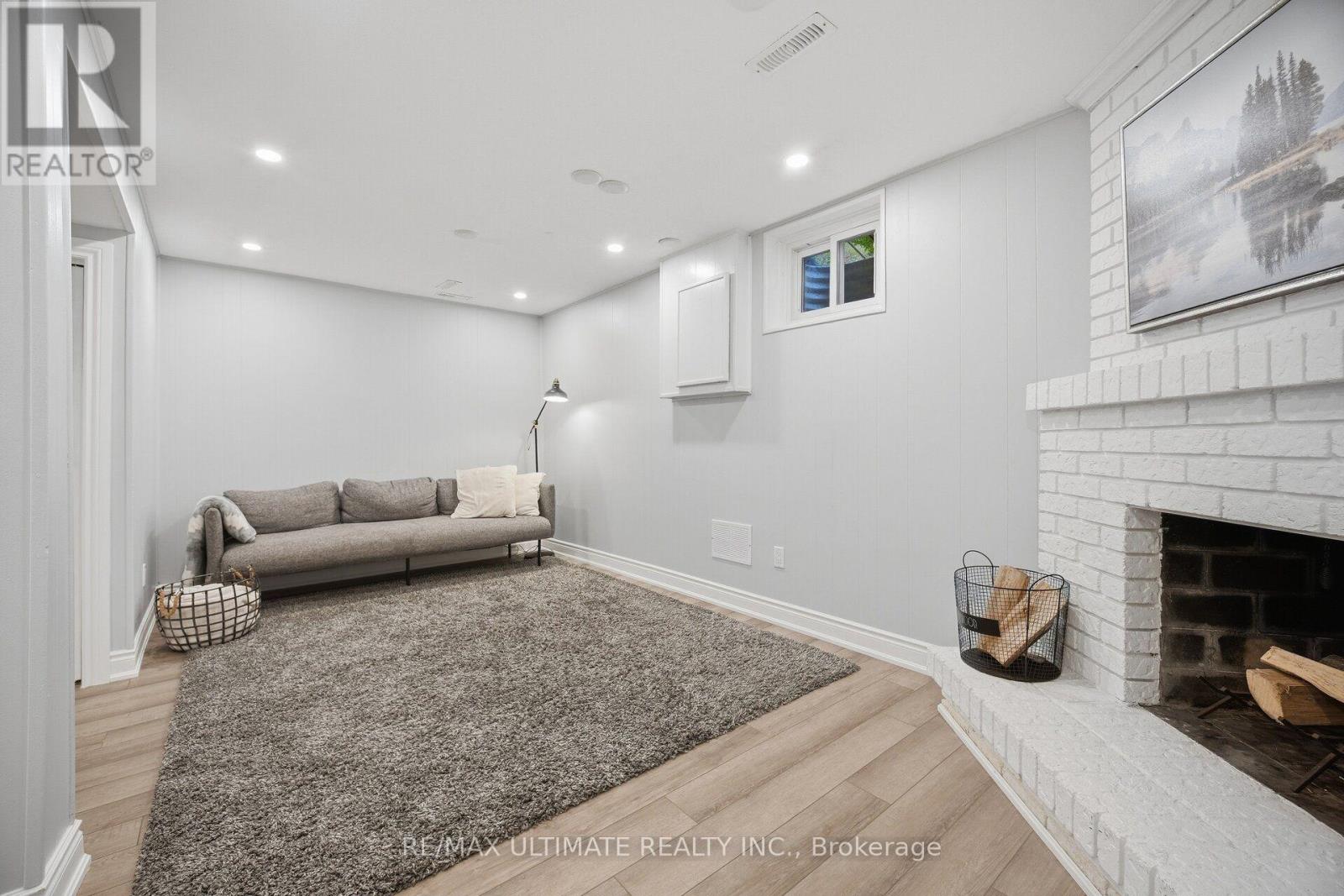 #63 2120 RATHBURN ROAD E - 17
