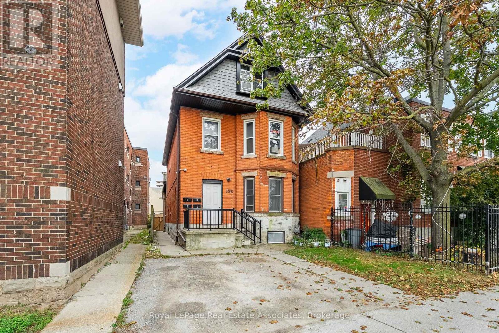 526 King Street East, Hamilton, ON photo 1