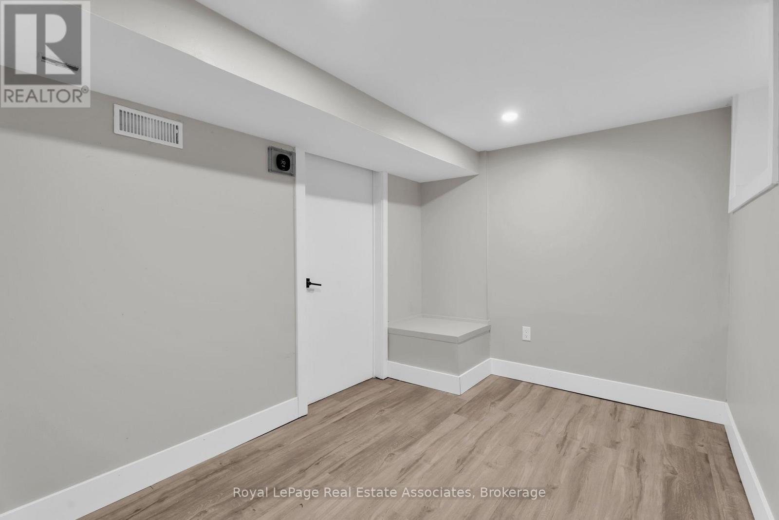 526 KING STREET E - 12