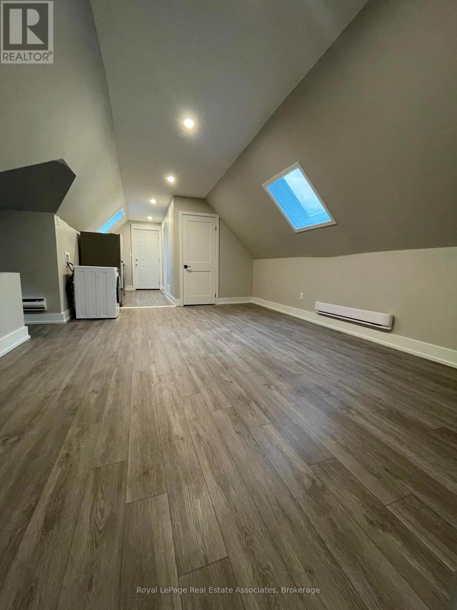 526 KING STREET E - 24