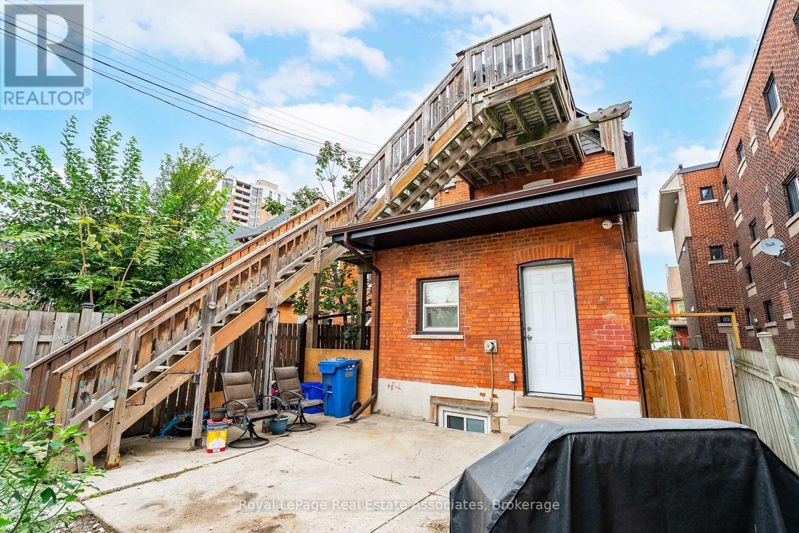 526 KING STREET E - 31