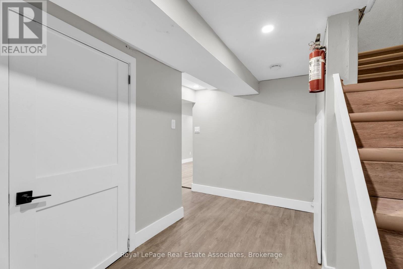 526 King Street East, Hamilton, ON photo 6