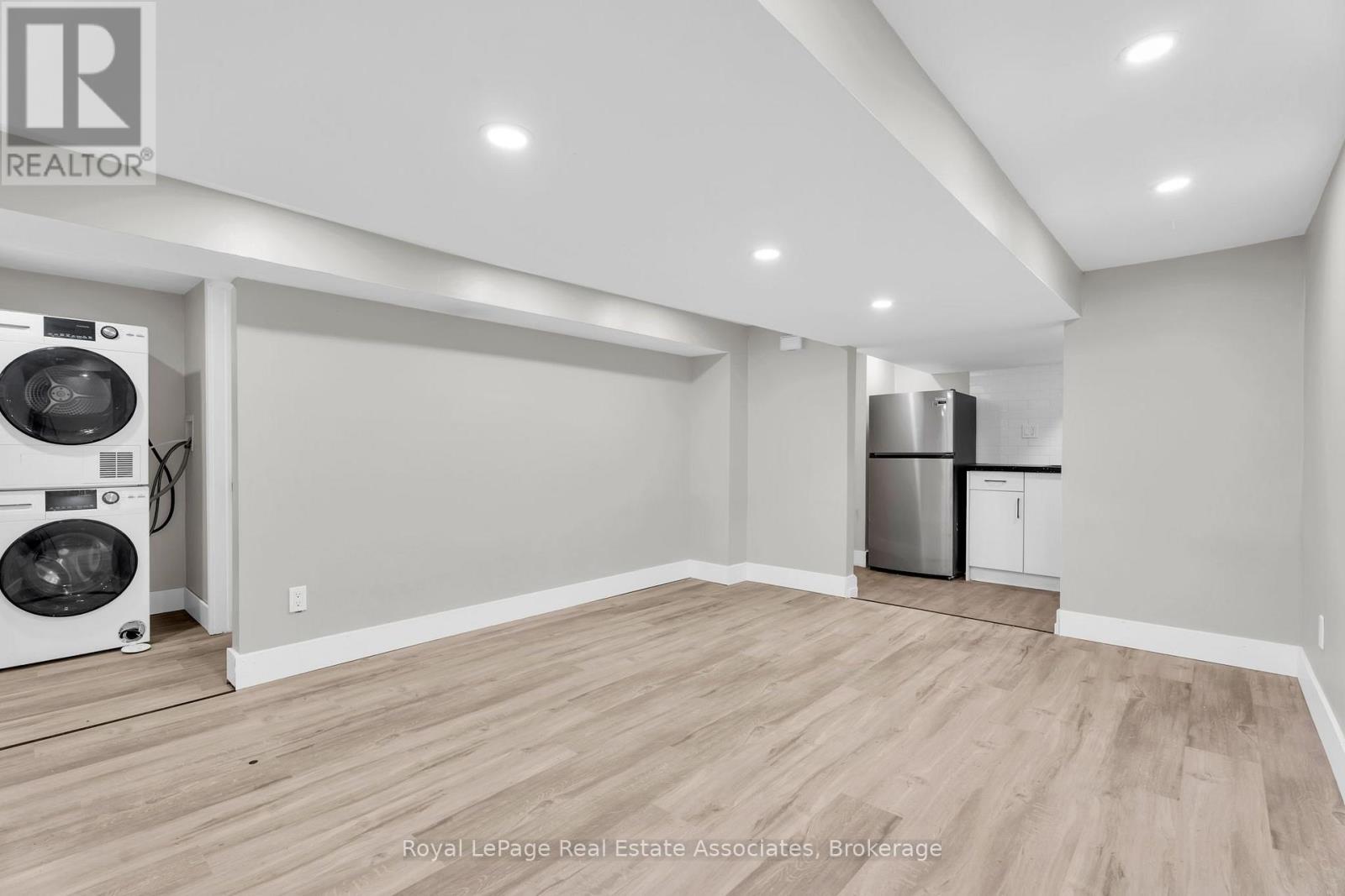 526 King Street East, Hamilton, ON photo 9