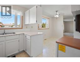 3706 51 Avenue, Innisfail, AB T4G1H6 Photo 12