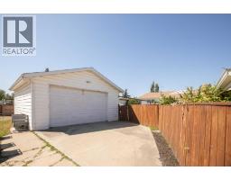 3706 51 Avenue, Innisfail, AB T4G1H6 Photo 32