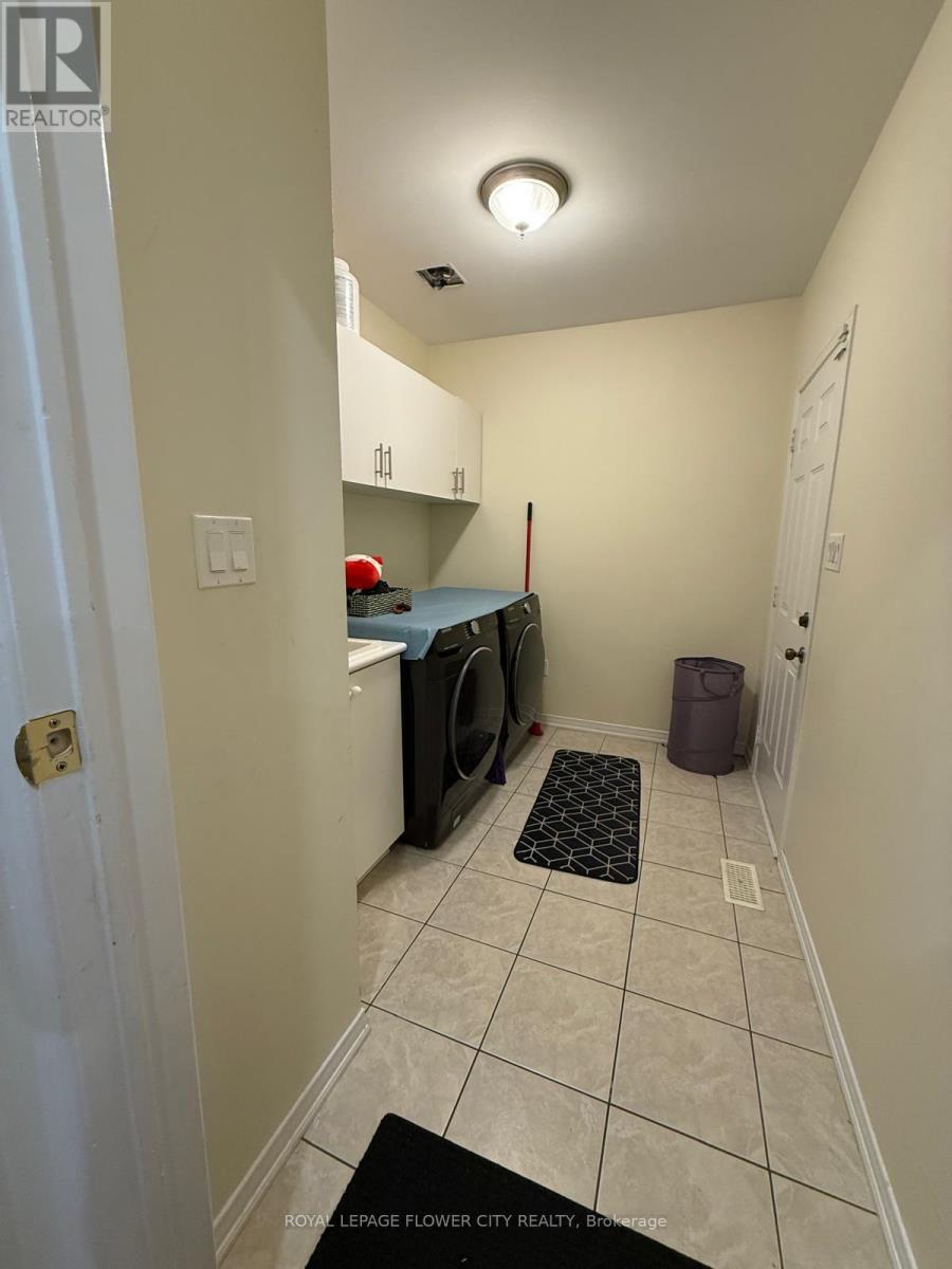 41 Cape Dorset Crescent — photo 26
