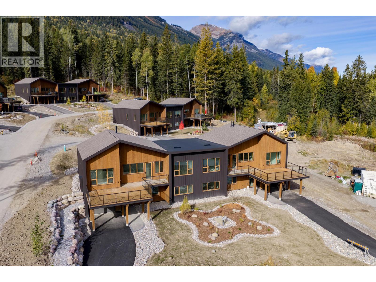 1654 HOWSE PASS, Golden - Image 1