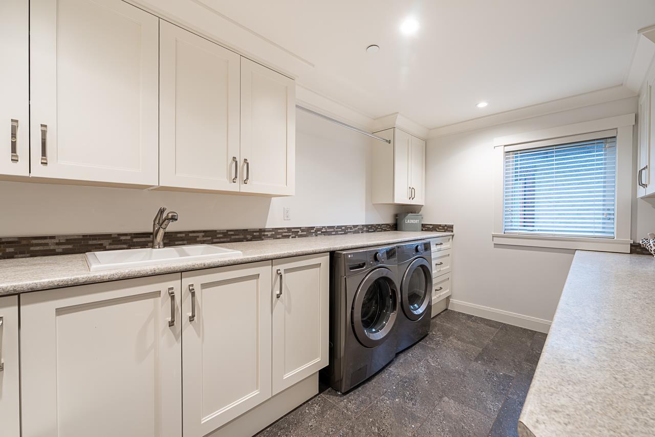 1117 PARKER STREET, White Rock
