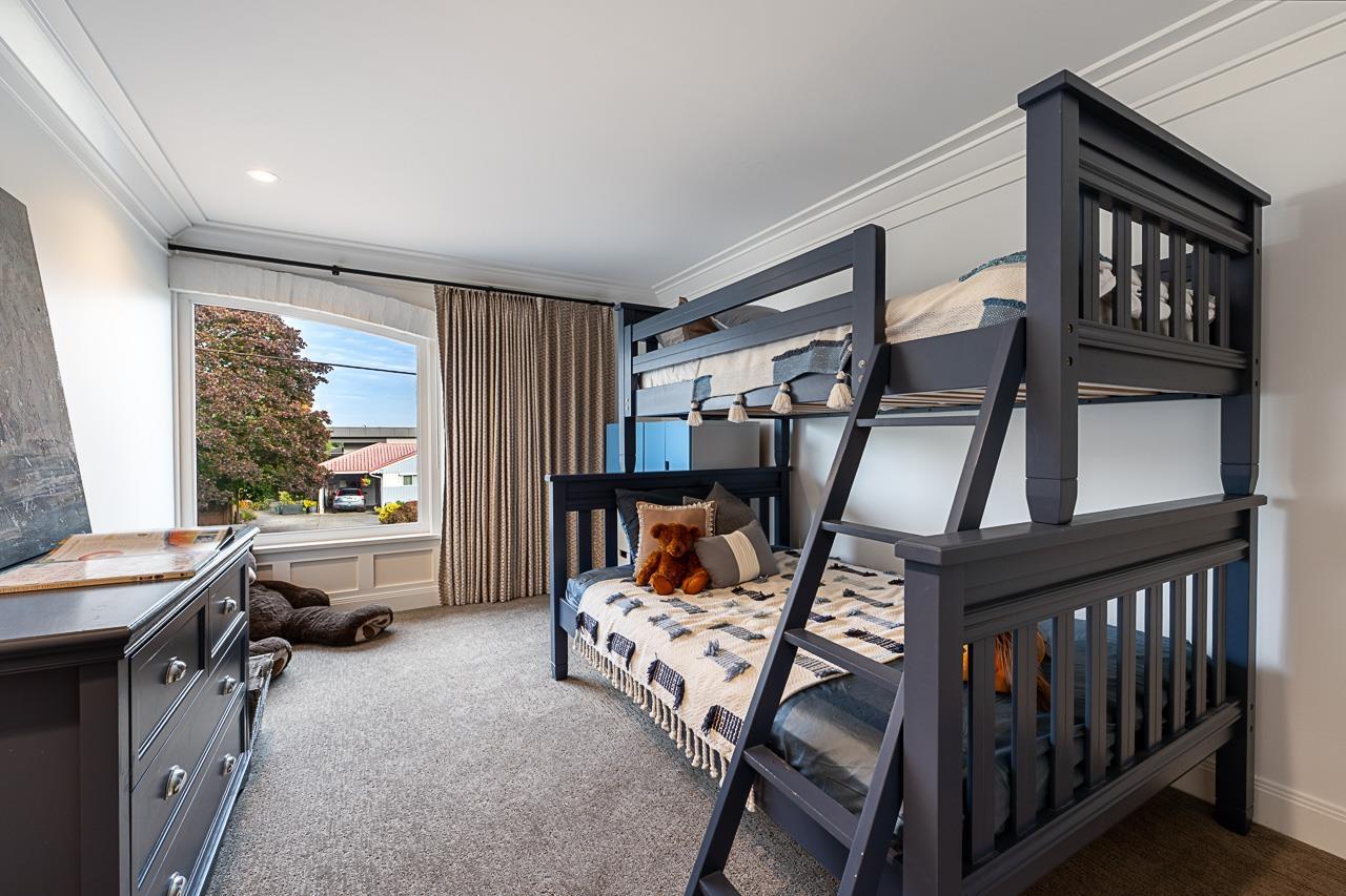 1117 PARKER STREET, White Rock