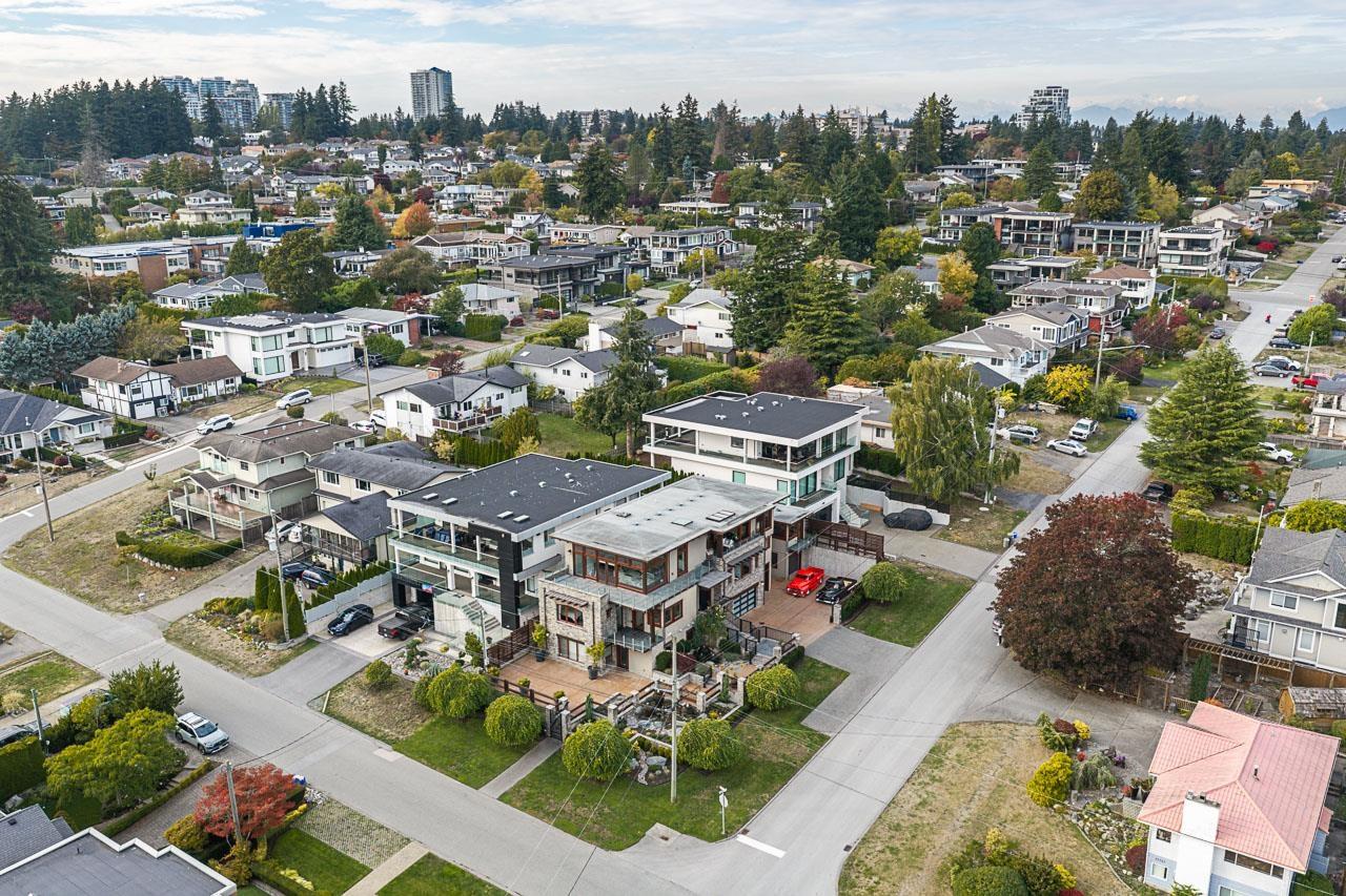 1117 PARKER STREET, White Rock