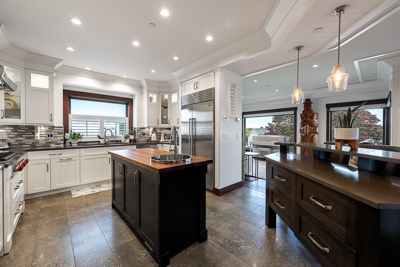 1117 PARKER STREET, White Rock