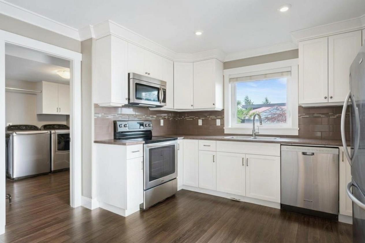 1117 PARKER STREET, White Rock