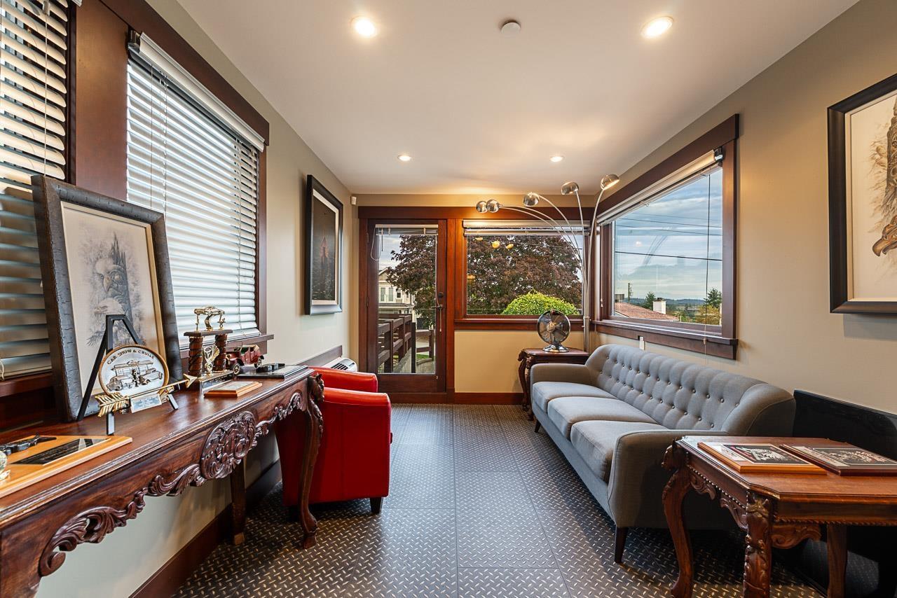 1117 PARKER STREET, White Rock