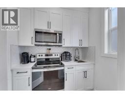 Primary Bedroom - 202 Kinniburgh Crescent, Chestermere, AB T1X1Y2 Photo 16
