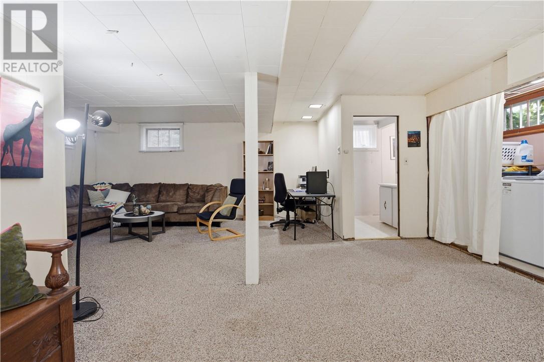 697 Prete Street — photo 18