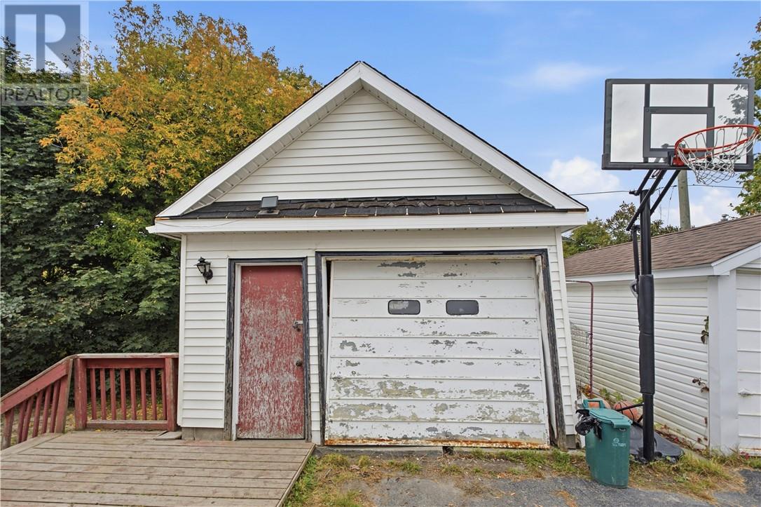 697 Prete Street — photo 28