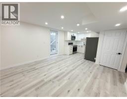304 Westpark Crescent, Waterloo, ON N2T0A4 Photo 7