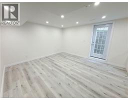 304 Westpark Crescent, Waterloo, ON N2T0A4 Photo 6