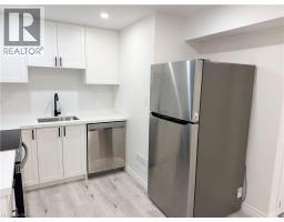 304 Westpark Crescent, Waterloo, ON N2T0A4 Photo 9