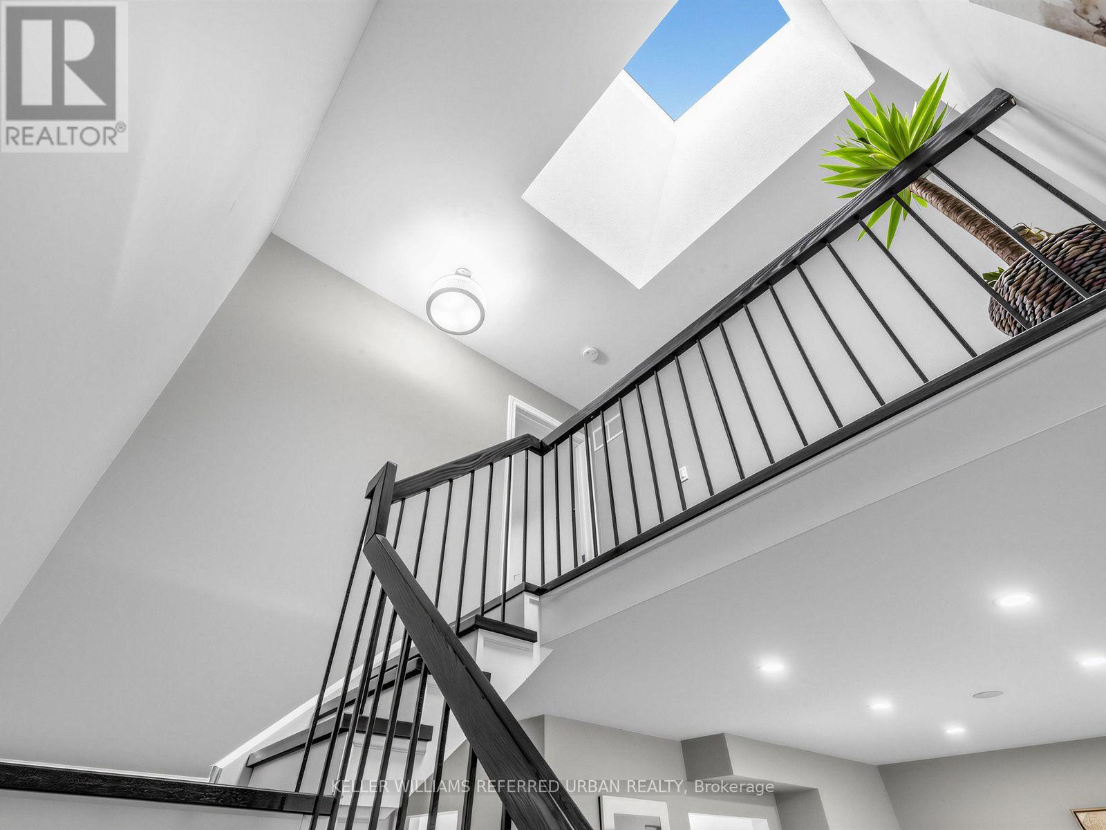 55 English Ivyway — photo 21