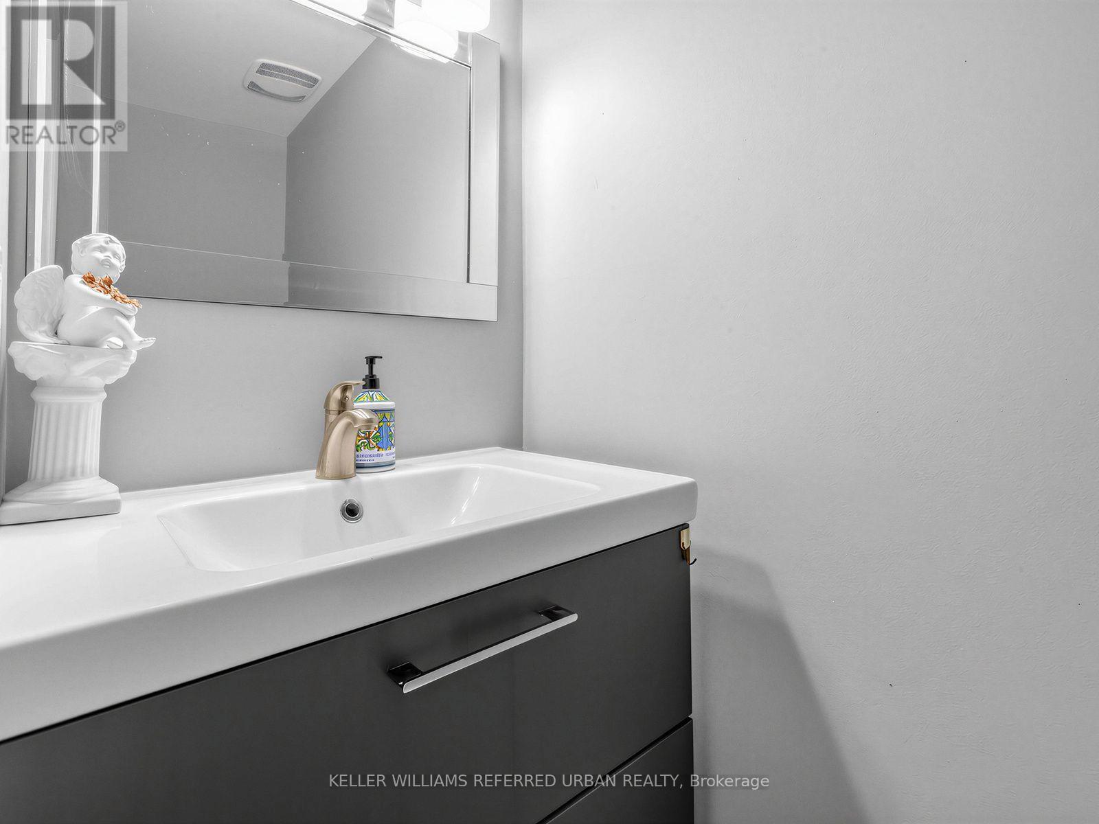 55 English Ivyway — photo 34