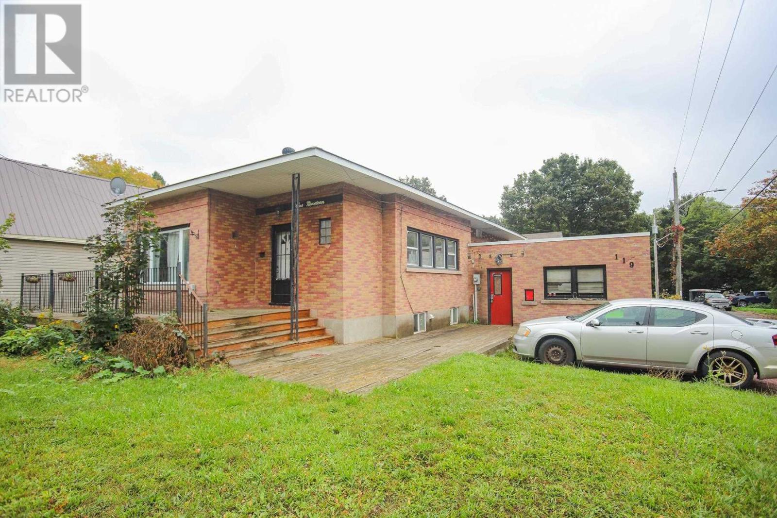 119 Salisbury AVE - 2