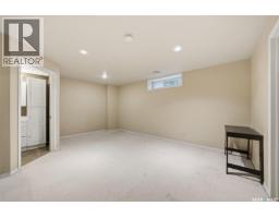 110 East Hampton Boulevard, Saskatoon, SK S7R0A8 Photo 17